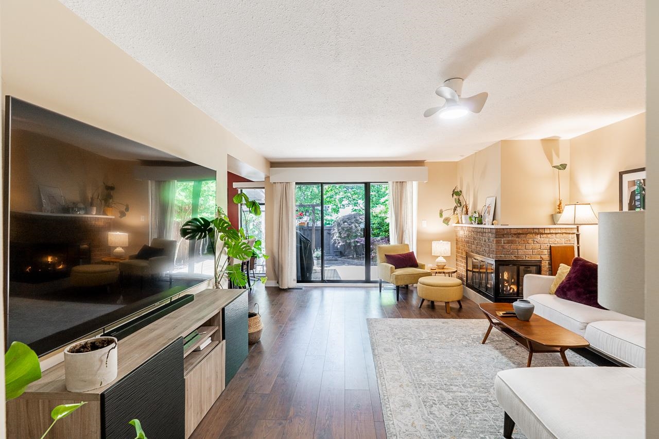 11-3350 Rosemont Drive, Vancouver, BC, V5S 2C9 photo 4
