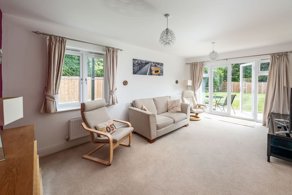 2 bed flat for saleDoods Road, Reigate RH2 photo 4