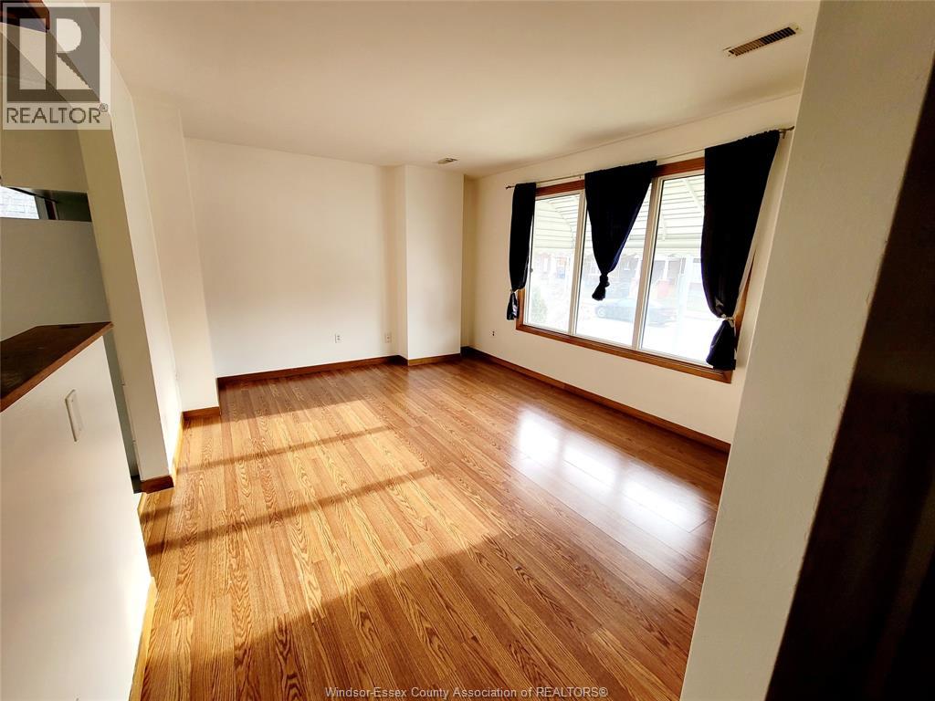 UPPER-2240 Howard Avenue, Windsor, ON, N8X3V1 photo 2