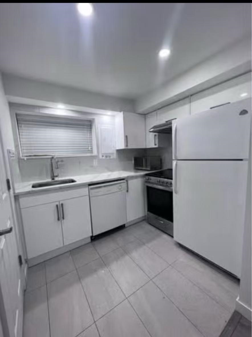 680 Sperling Ave , Burnaby, BC, V5B 4H5 photo 2