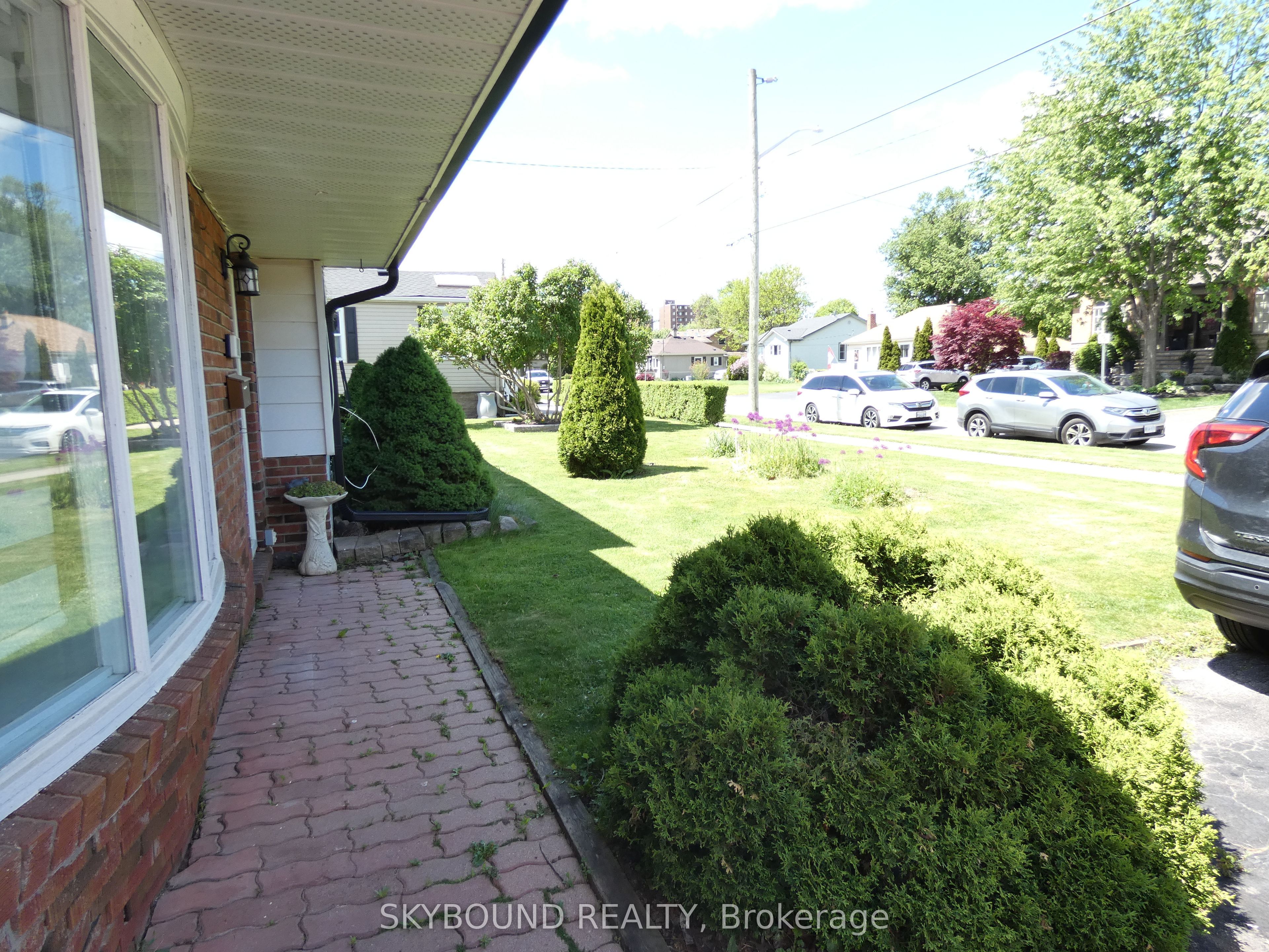 2-98 Barton Street, Milton, ON, L9T 1C9
