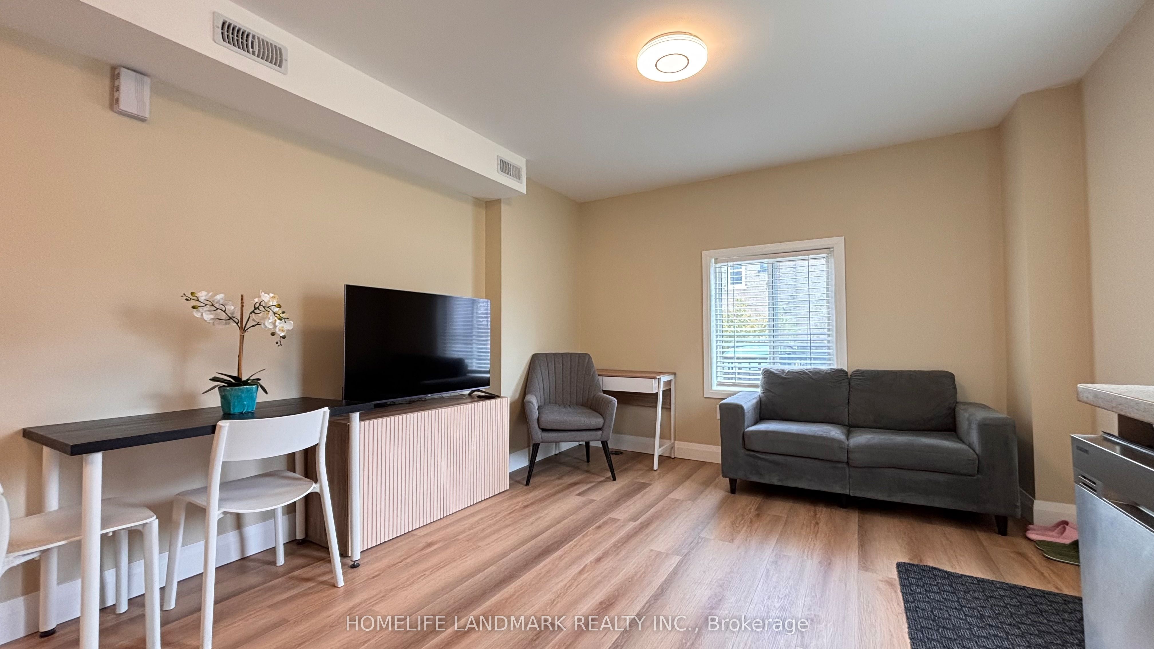 1-122 Courtland Avenue E, Kitchener, ON, N2H 1Y9 photo 4