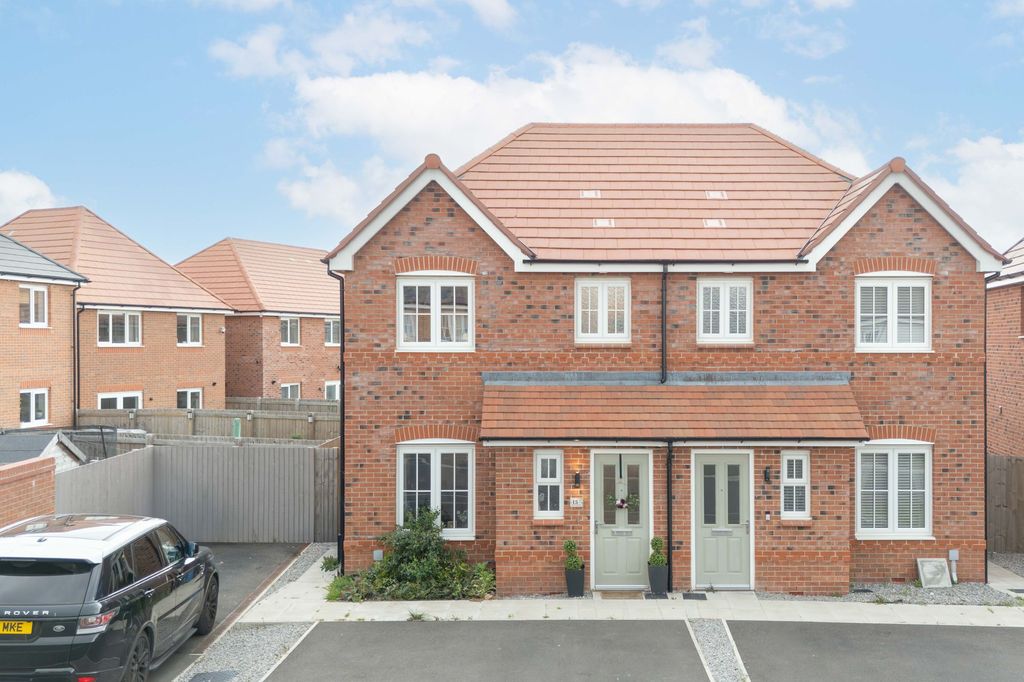 2 bed semi-detached house for saleDreif Tegeirian, Rhyl LL18