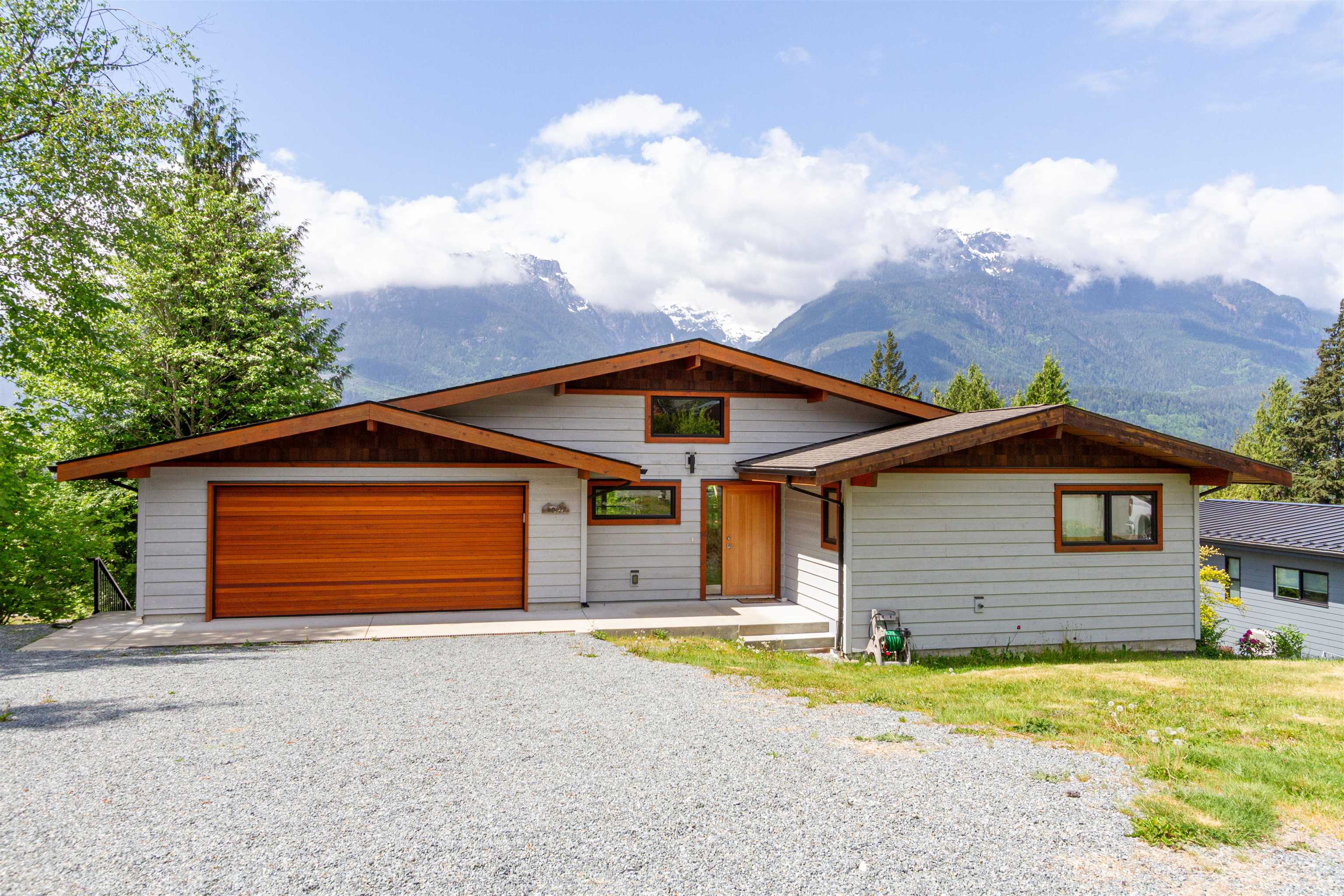 40427 Ayr Drive, Squamish, BC, V0N 1T0