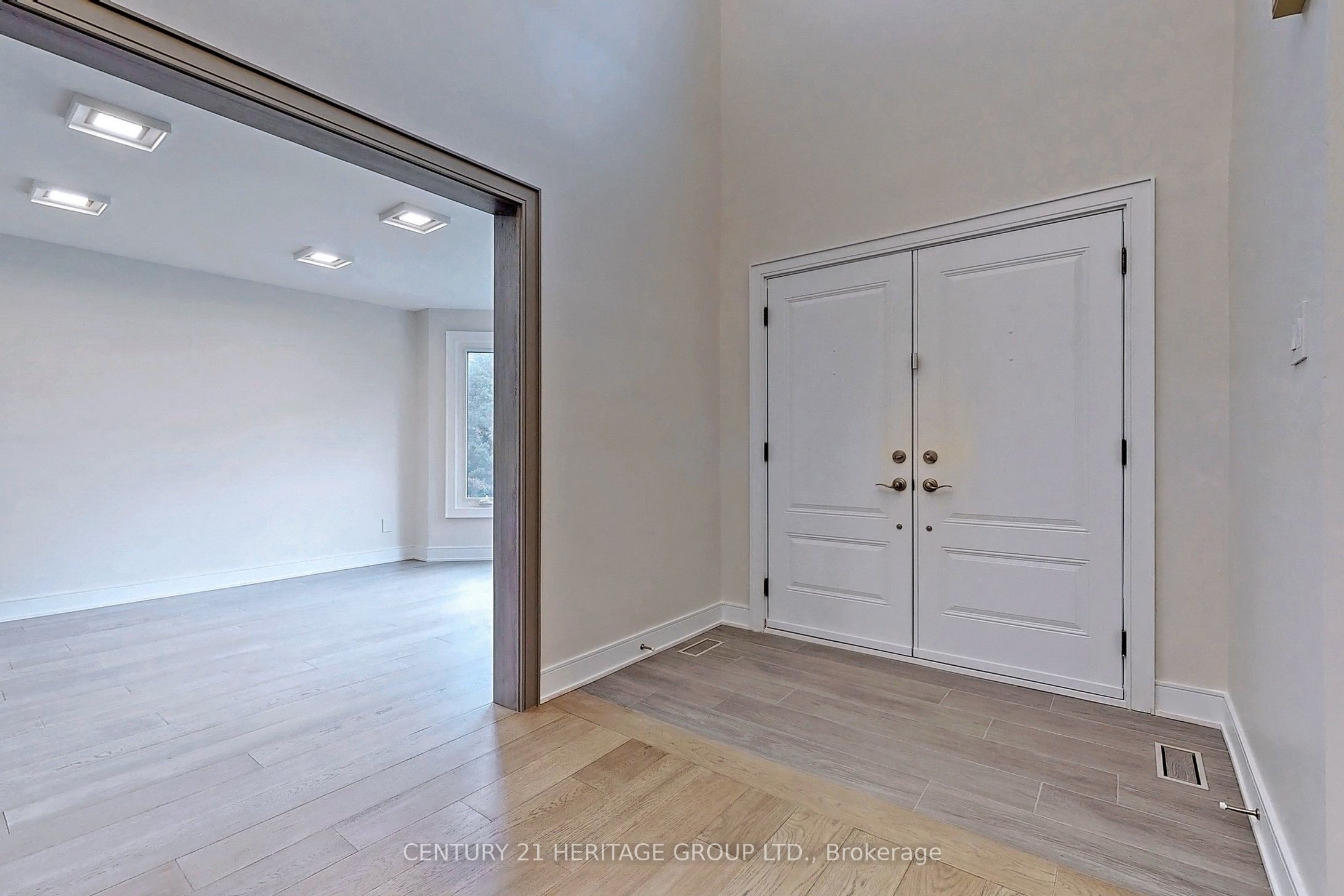 26 Castleridge Drive, Richmond Hill, ON, L4B 1N9 photo 2