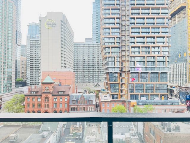 602-20 Edward Street, Toronto, ON, M5G 0C5