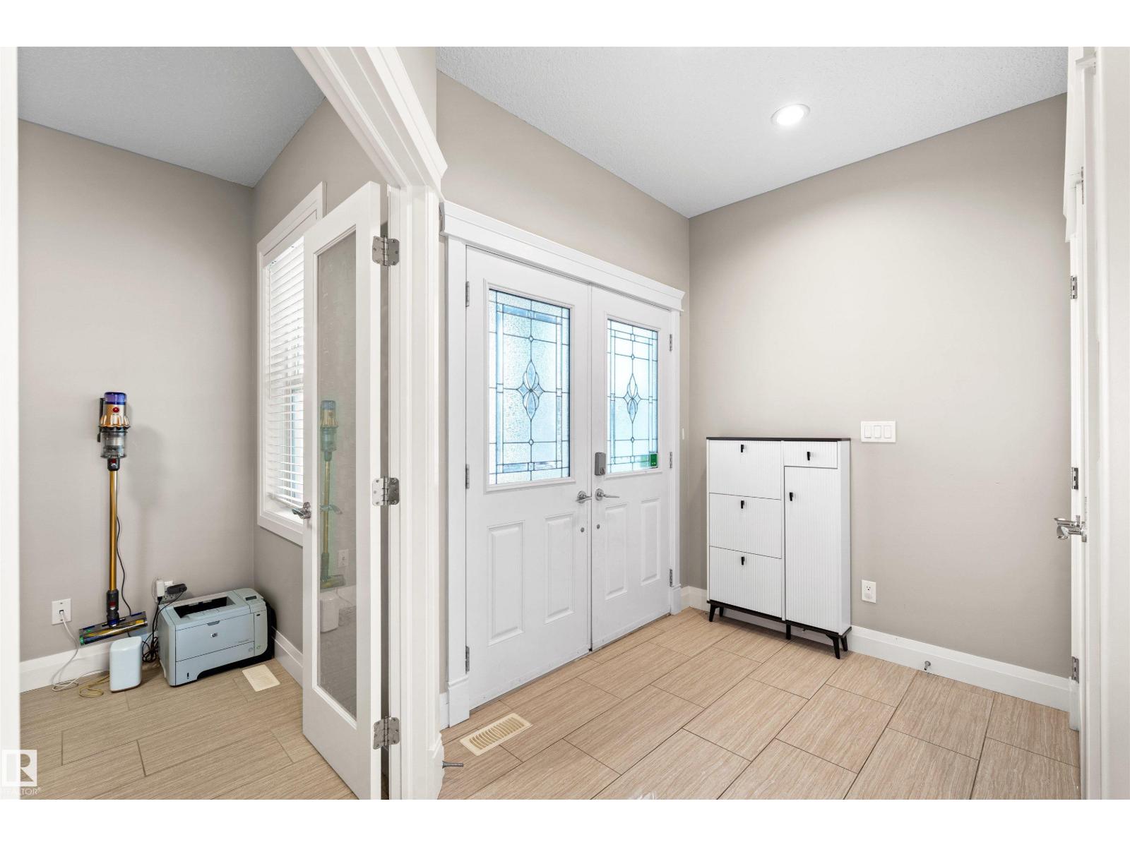3807 Claxton Close SW, Edmonton, AB, T6W1Y5 photo 4