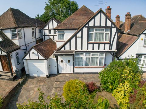 Glendale Avenue, Edgware HA8