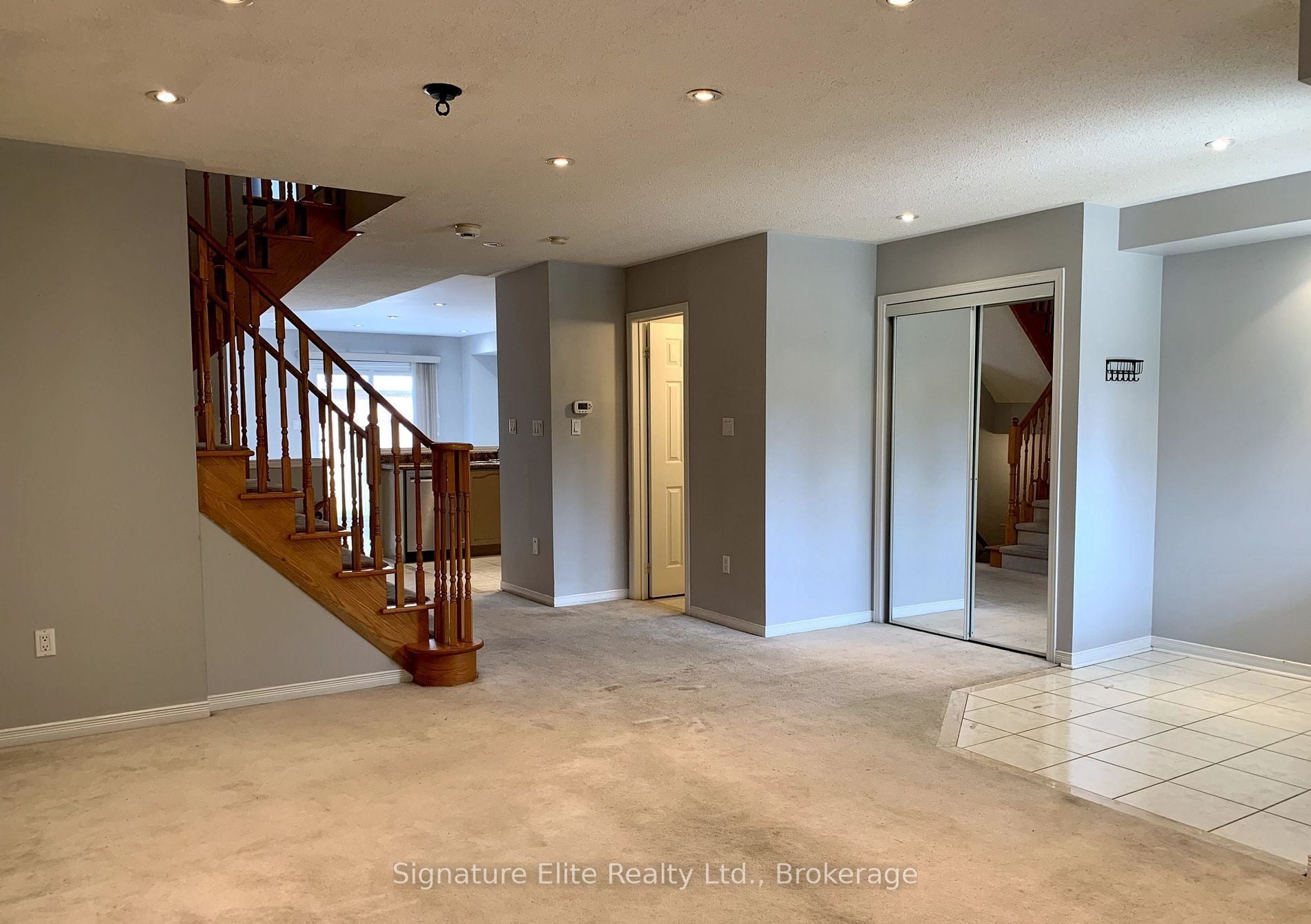 7 Castle Park Boulevard, Vaughan, ON, L4H 1V3 photo 3