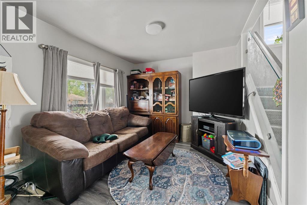 549 Clover , Windsor, ON, N8P1C5 photo 4