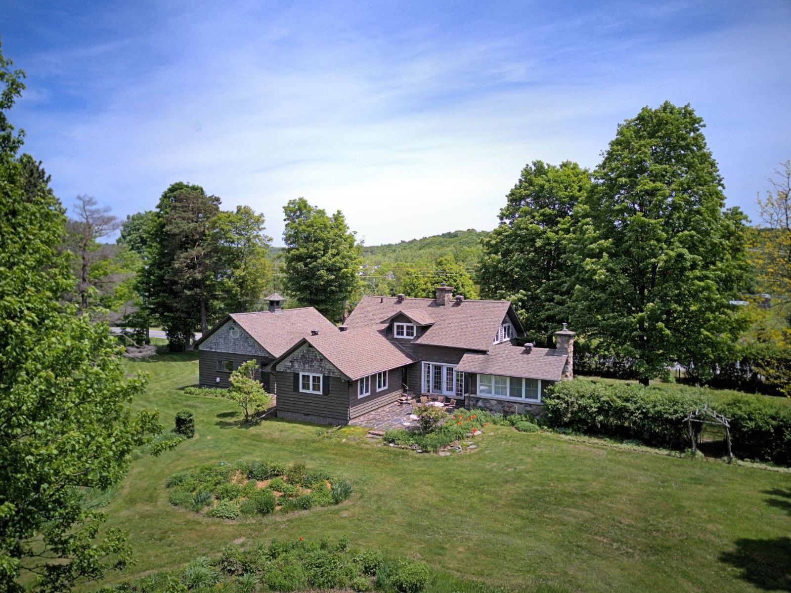 701 Ch. du Mont-Écho