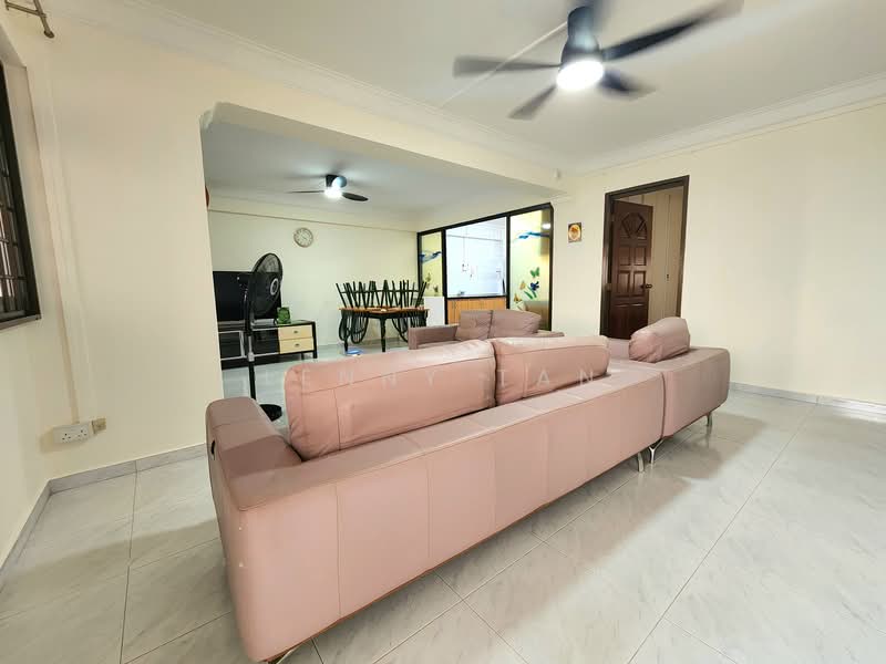 372 Tampines Street 34 photo 2