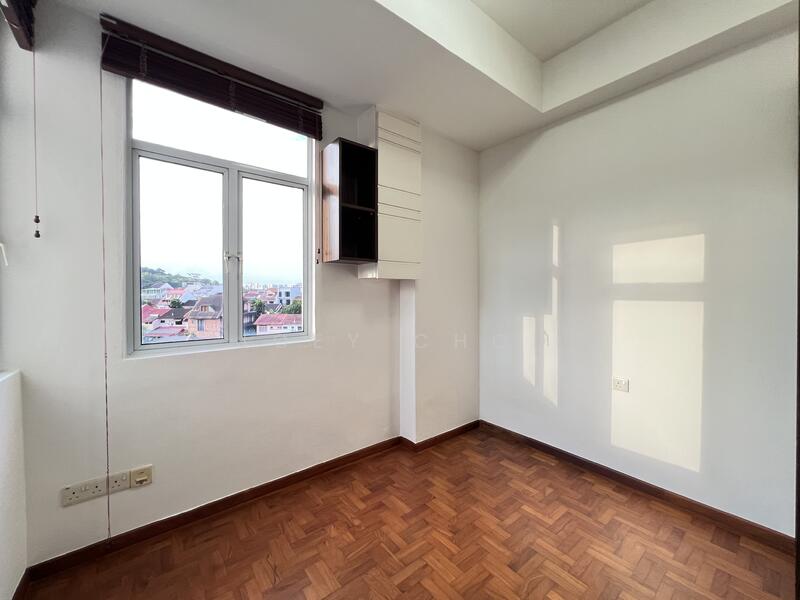 128 Hillview Avenue photo 4