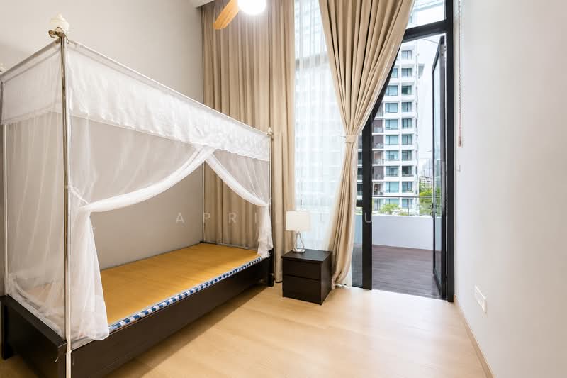107 Prince Charles Crescent photo 5