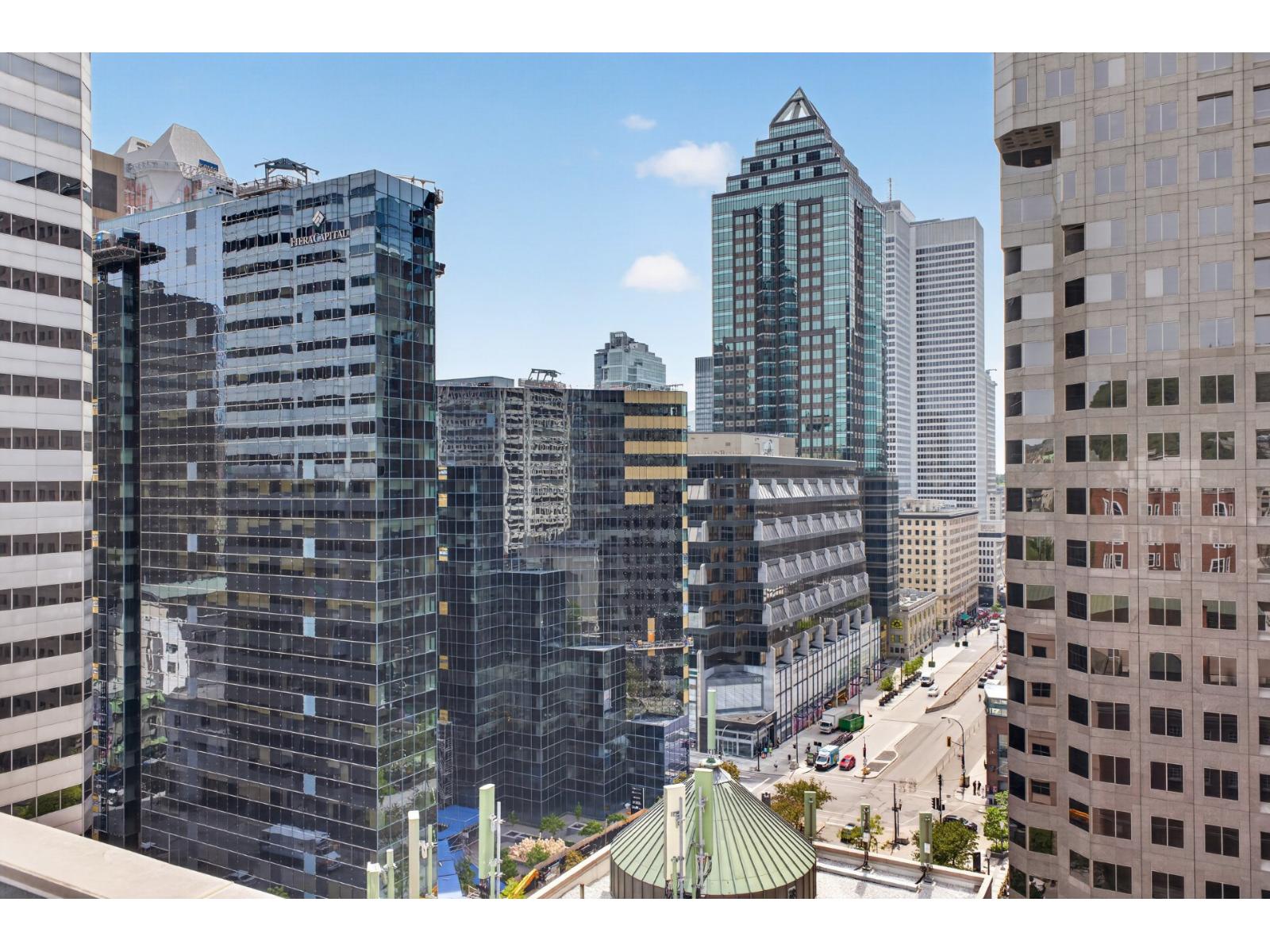 900 Rue Sherbrooke O.
