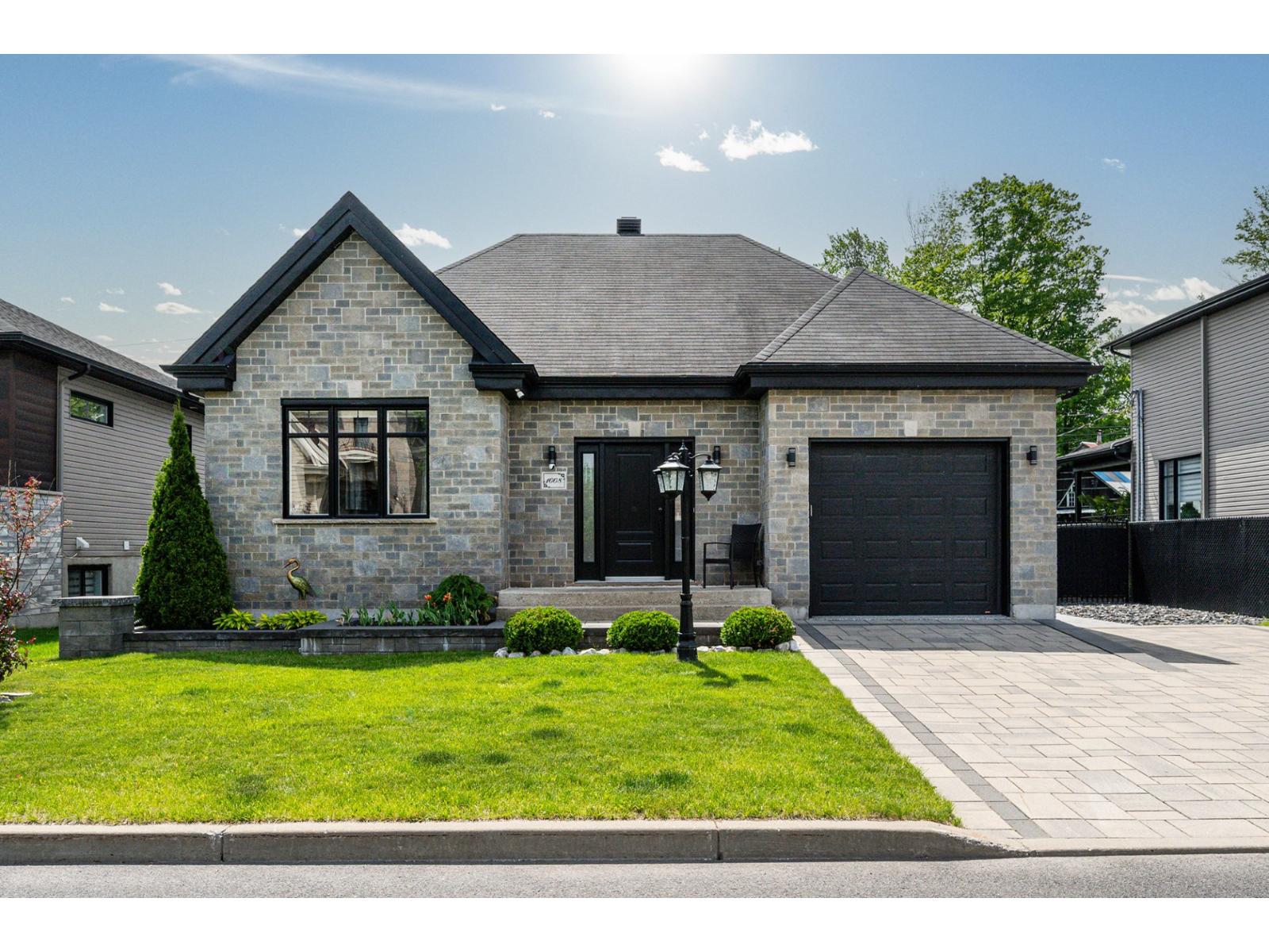 1668 Rue Dozois