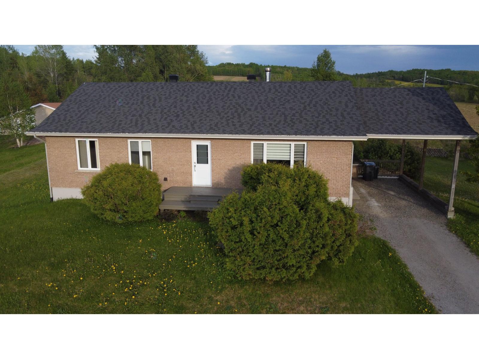 124 Rue Principale (Lac-des-Aigles)