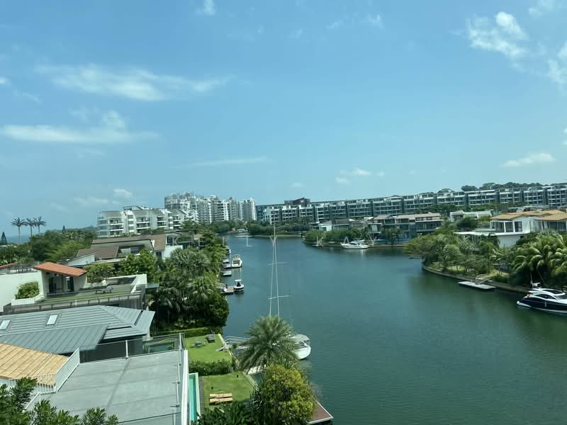 208 Ocean Drive photo 2