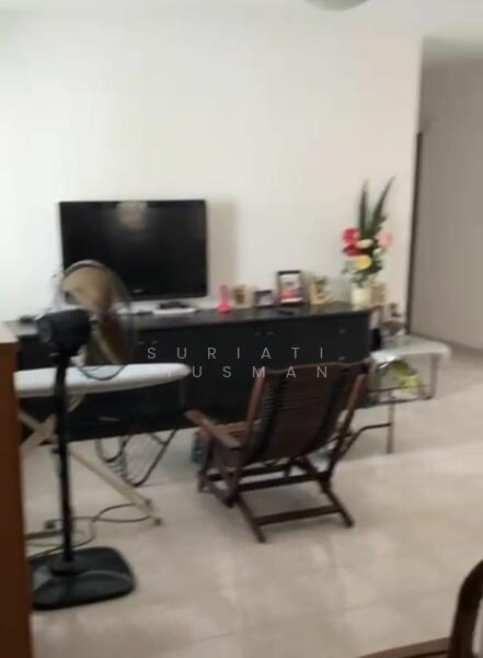 544 Hougang Avenue 8 photo 3