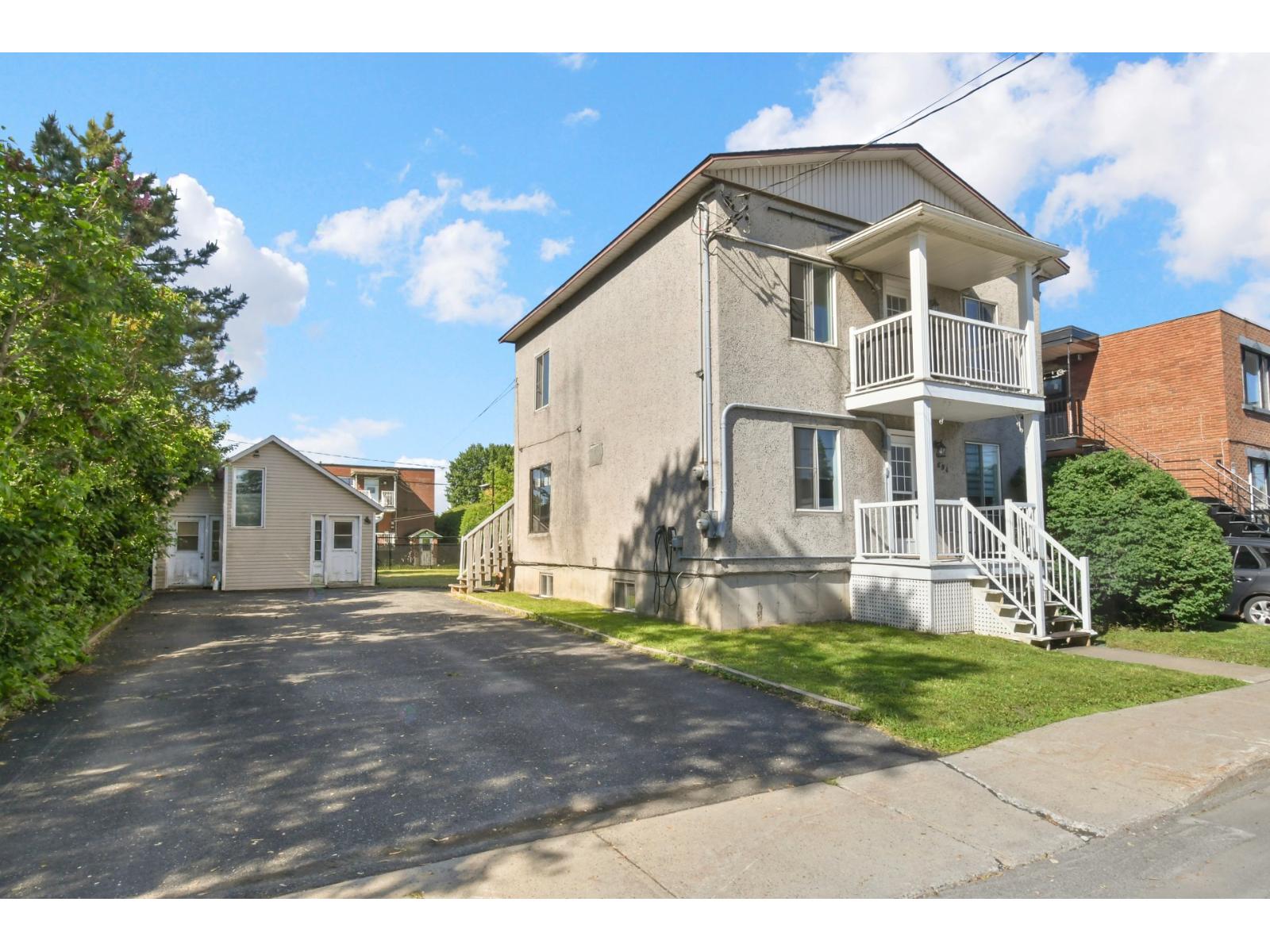 694-696 Rue Lajeunesse