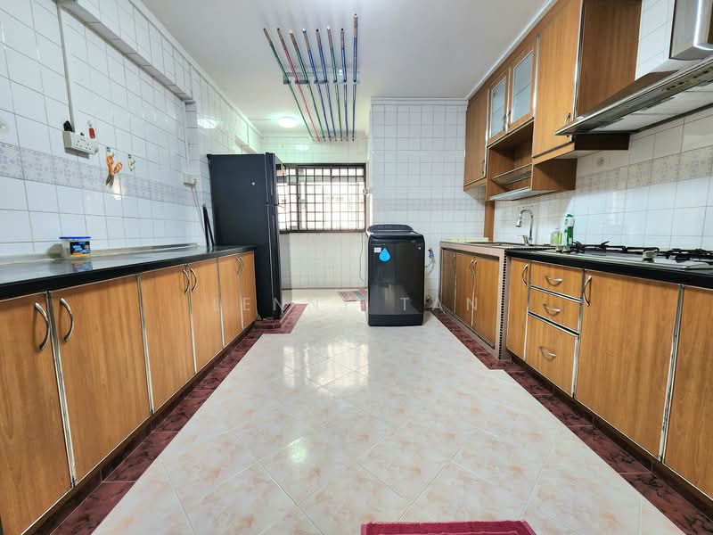 372 Tampines Street 34 photo 4