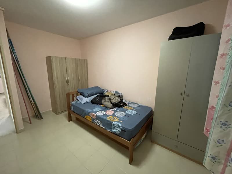 836 Tampines Street 82 photo 4