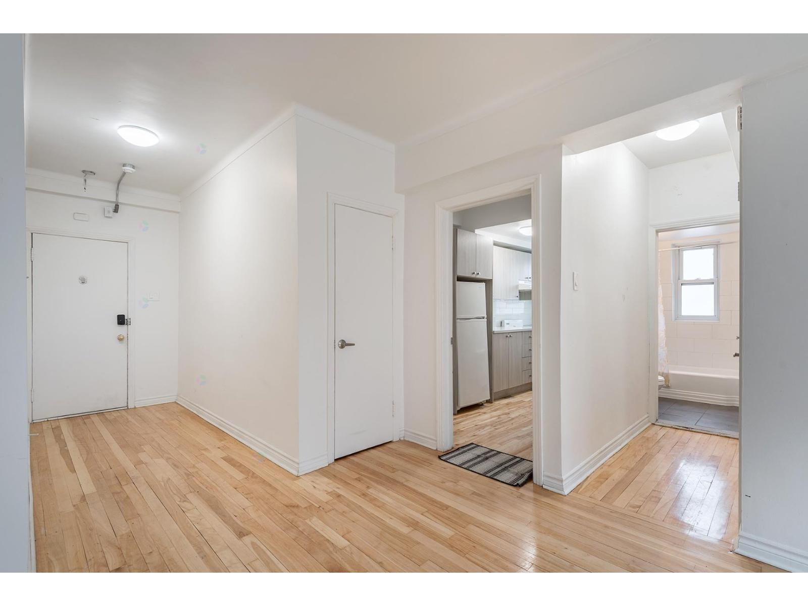 3235 Av. Ridgewood