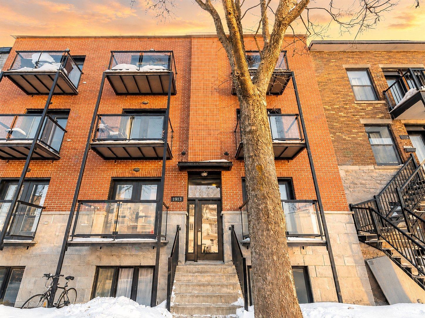 9064 Rue Notre-Dame E.