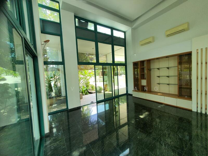 Kew Crescent photo 5