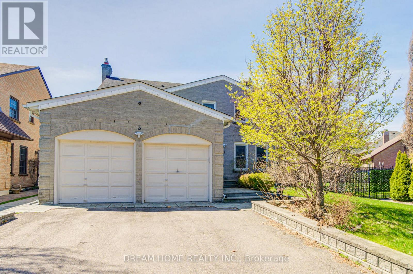 3 FERNDELL CIRCLE