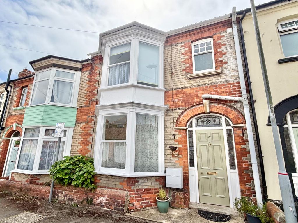 3 bed terraced house for saleCassiobury Road, Weymouth DT4