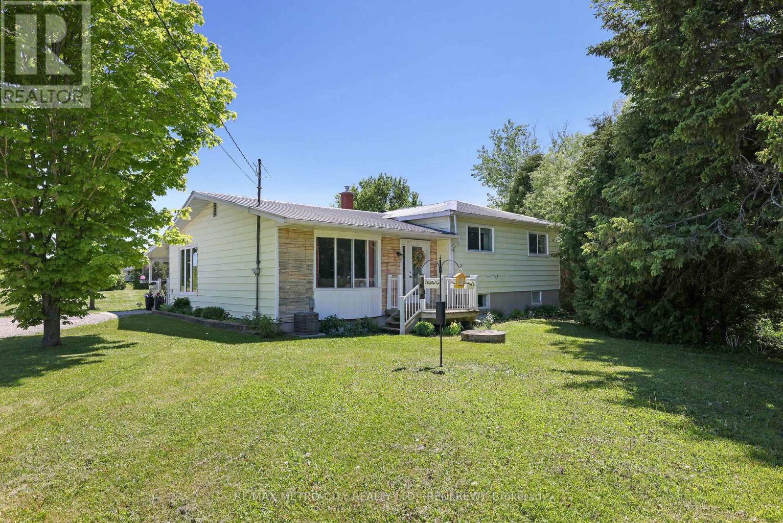 8 FENNESSY LANE