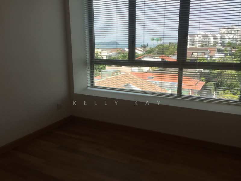 208 Ocean Drive photo 4