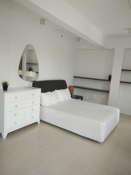 70 Niven Road photo 2