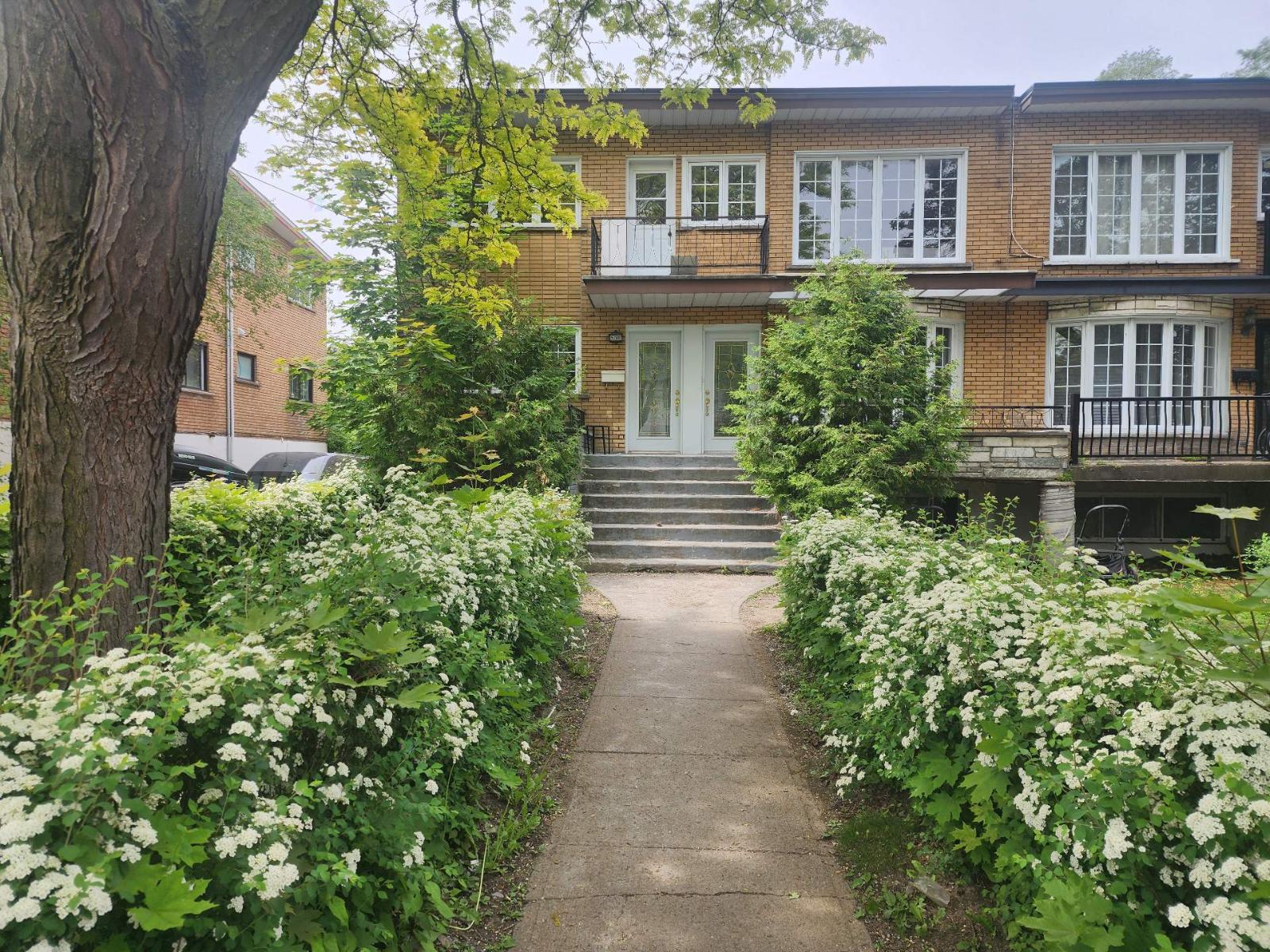 5782 Av. Melling