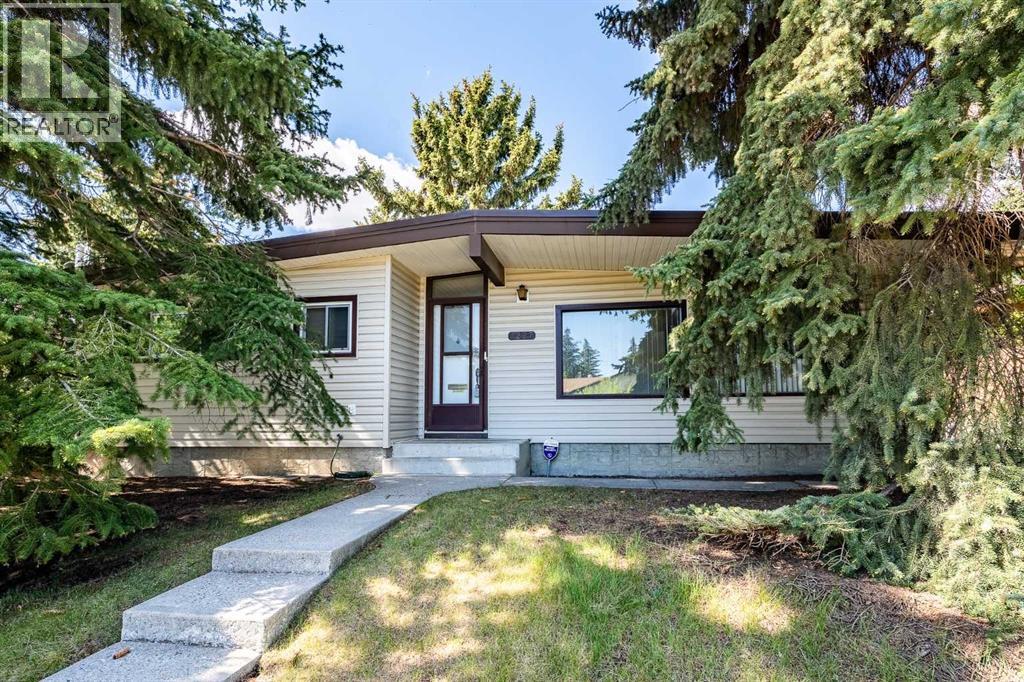 3227 Boulton Road NW