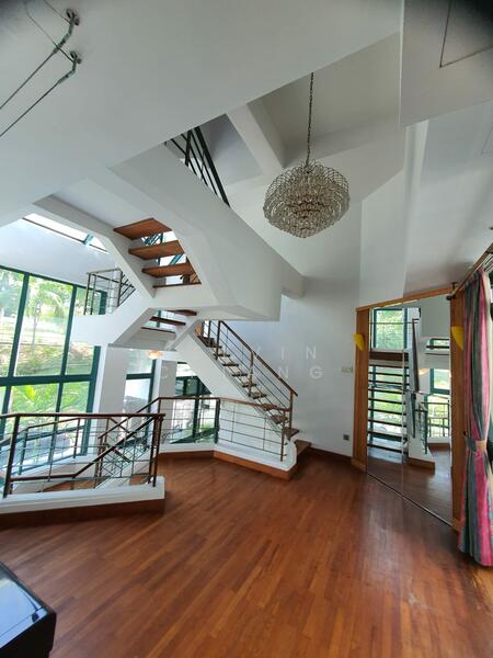 Kew Crescent photo 2
