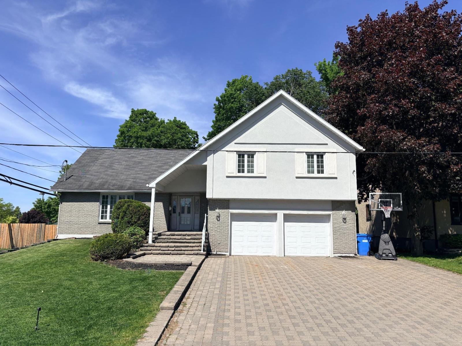 339 Rue Elizabeth