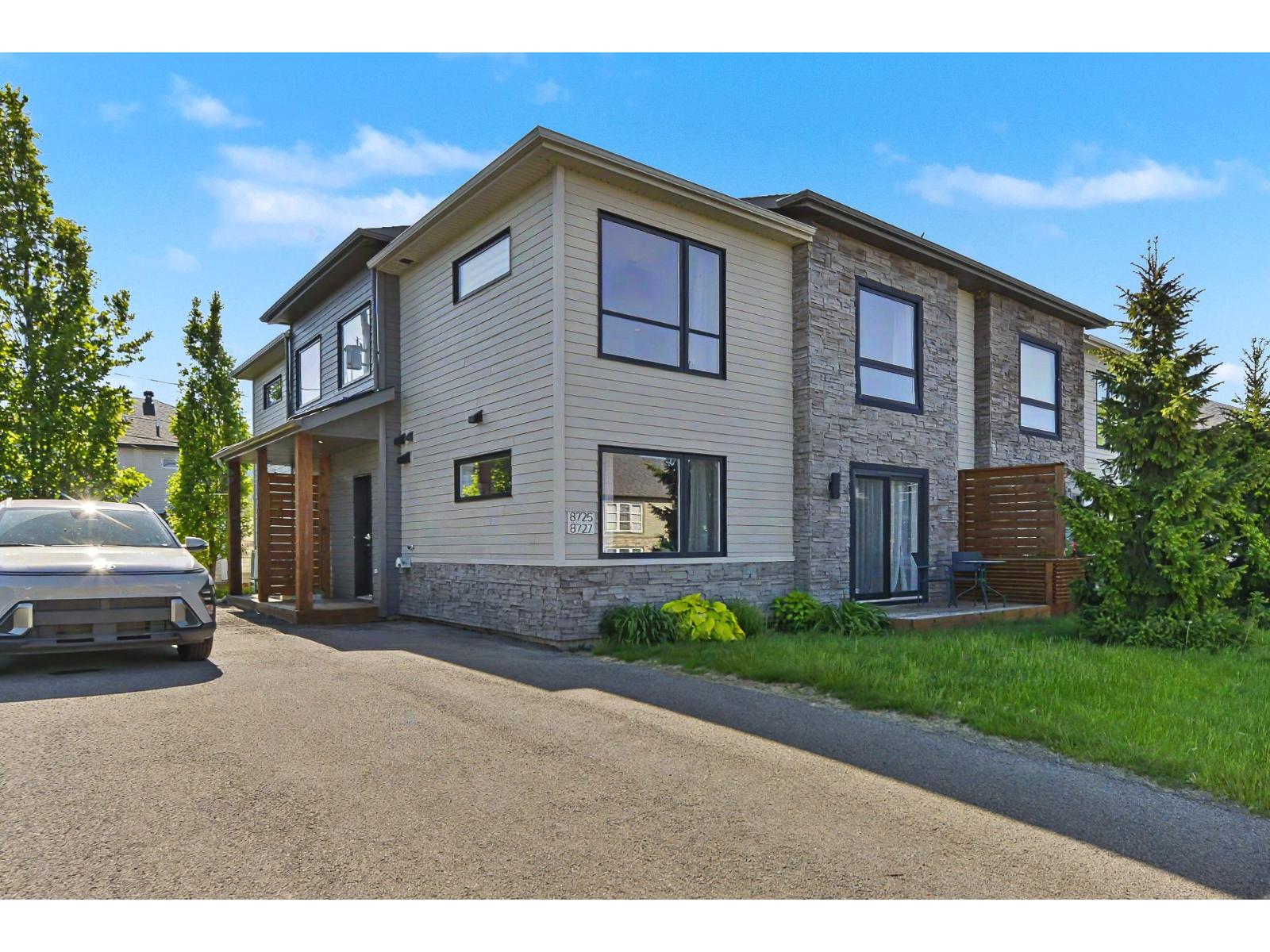 8725 Rue Joseph-Labrèche