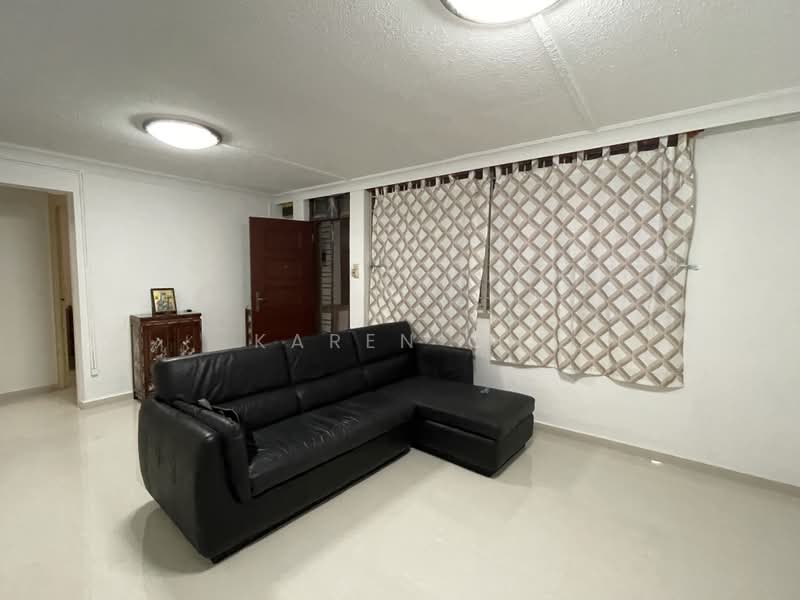 836 Tampines Street 82