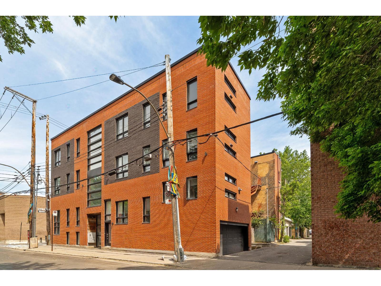 1122 Rue Robin