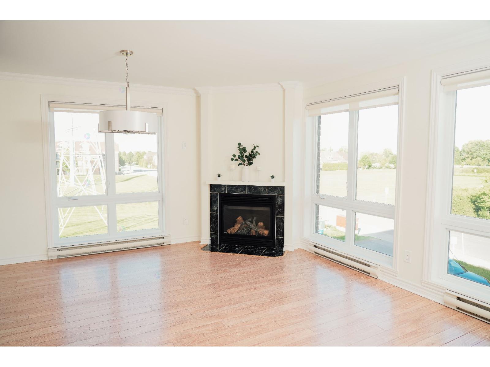 3705 Av. Colomb