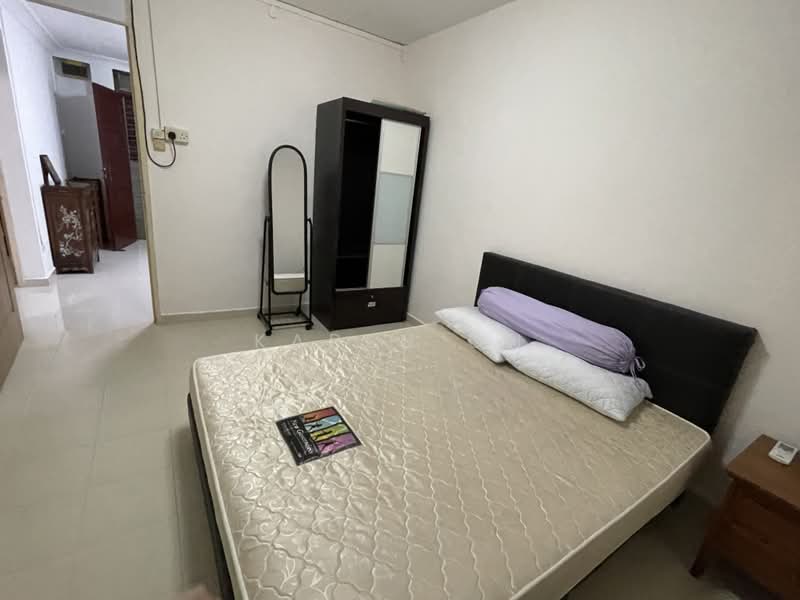 836 Tampines Street 82 photo 3