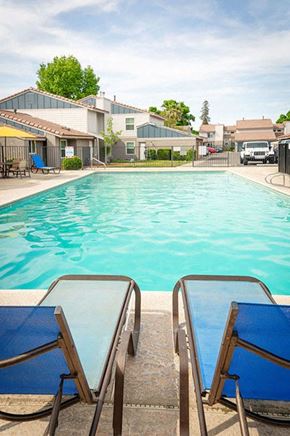 580 West Fargo Ave, Hanford, CA, 93230 photo 4