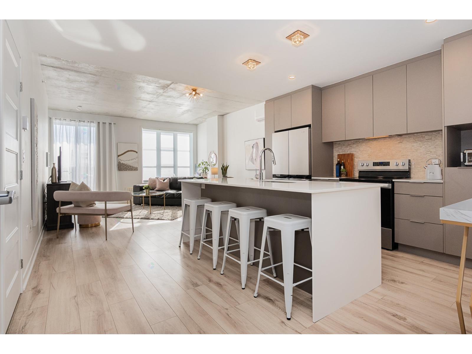 2335 Rue des Équinoxes