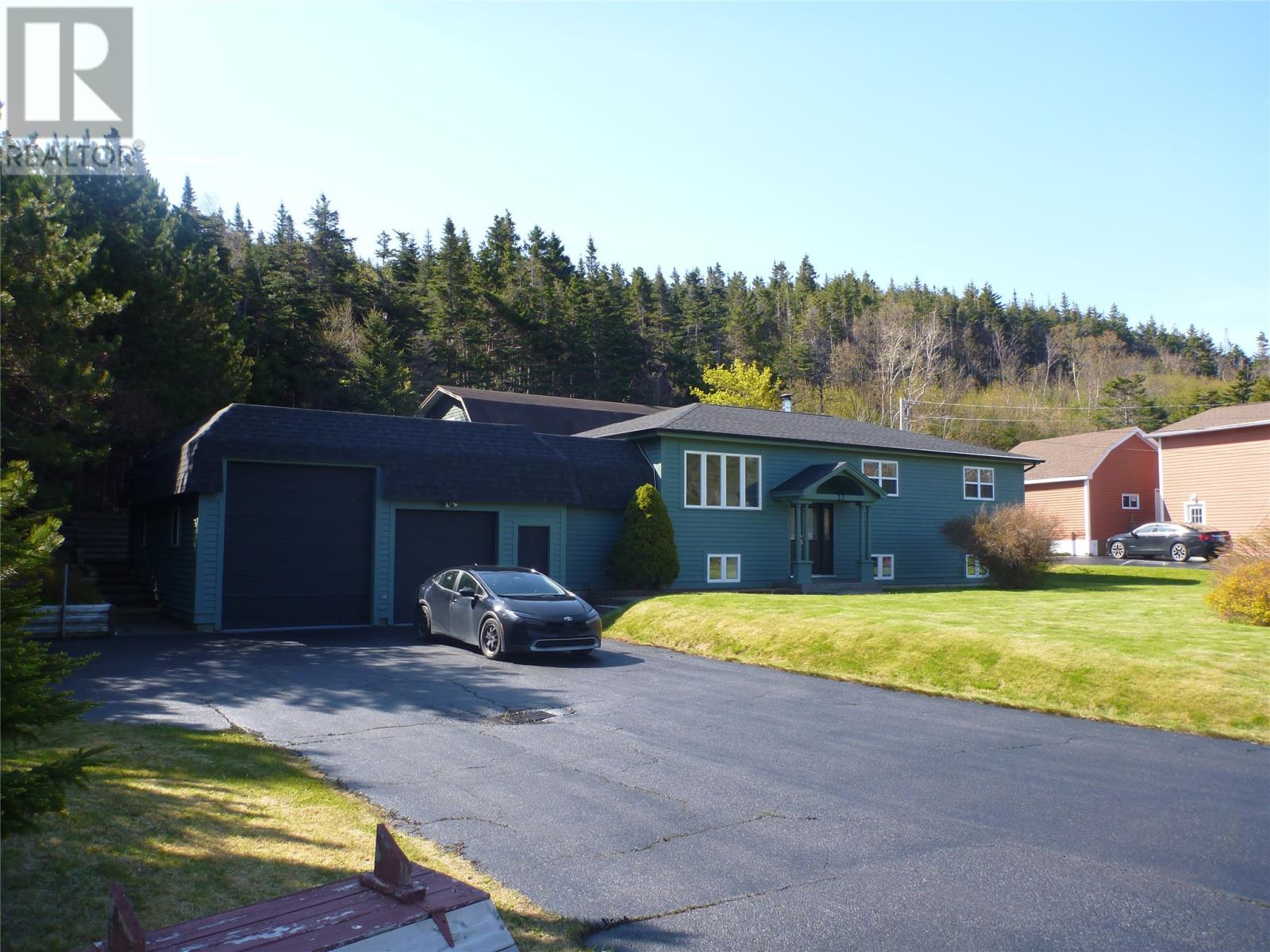 33 Pondside Road