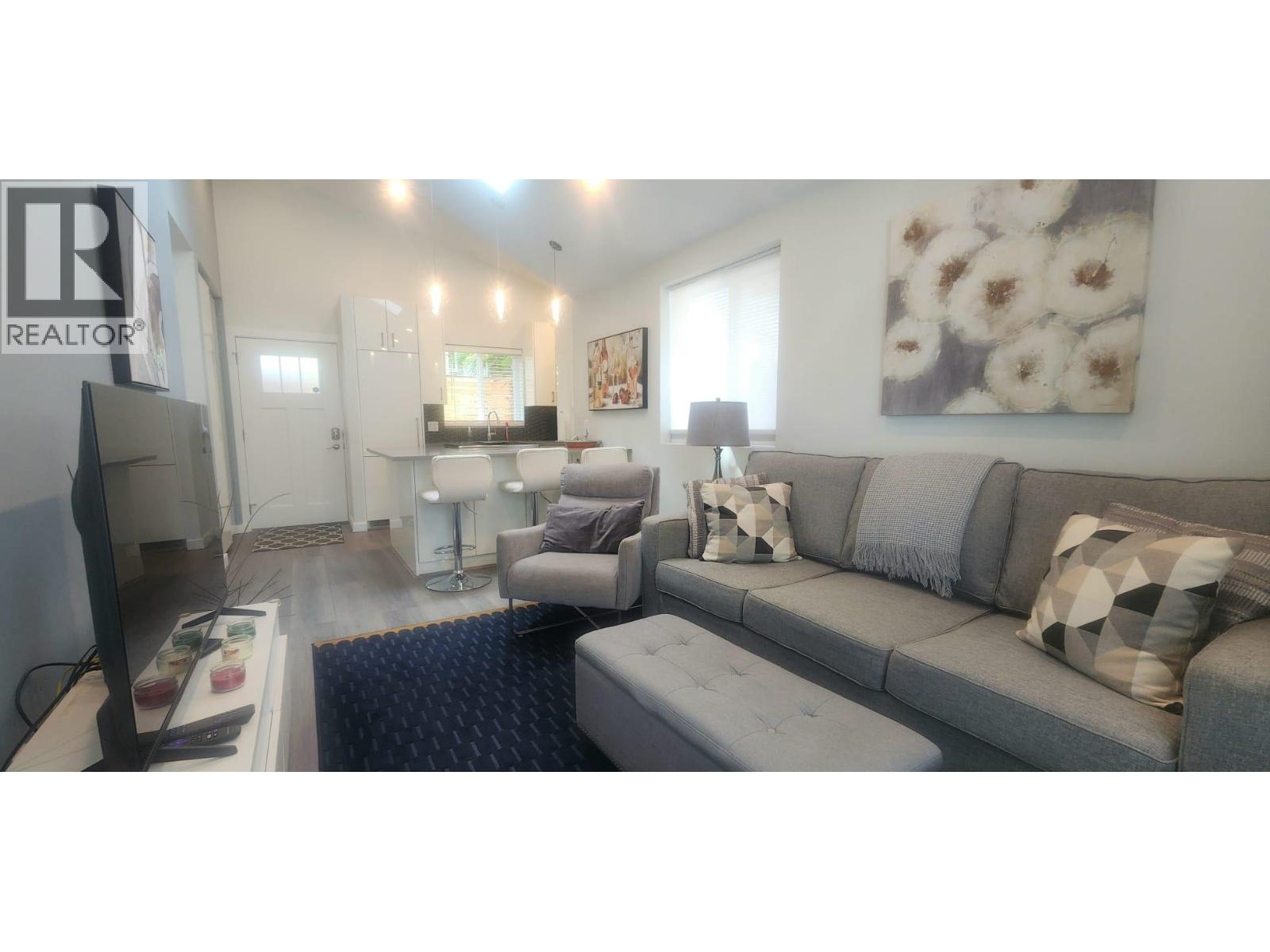 165 W 21ST STREET