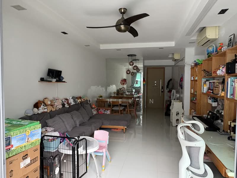 18A Canberra Drive photo 2