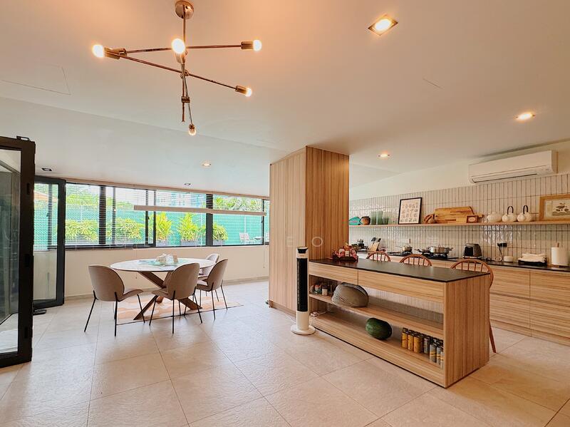 FREEHOLD D17 CUL DE SAC HOUSE - NEWLY RENOVATED!