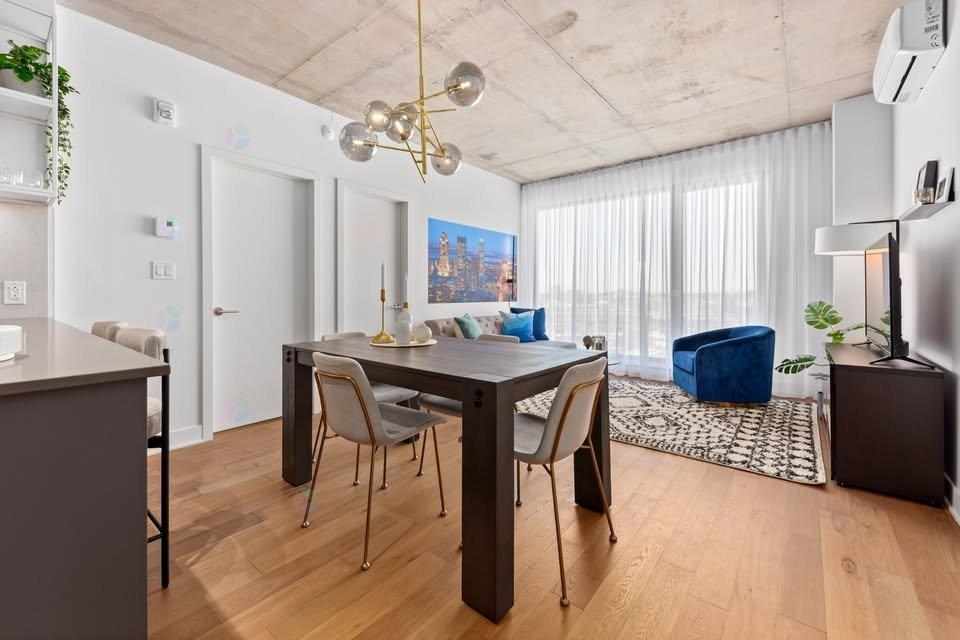 2120 Rue Ste-Catherine E.